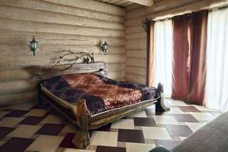 Загородные дома Агроусадьба Медвежья завала Yezhona Двухместный номер с 1 кроватью и собственной ванной комнатой-2