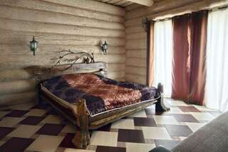 Загородные дома Агроусадьба Медвежья завала Yezhona Двухместный номер с 1 кроватью и собственной ванной комнатой-8
